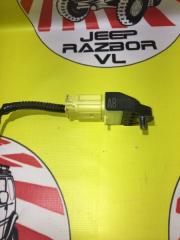 Фото запчасти датчик удара правый TOYOTA MARK X 2009 контрактная запчасть Запчасть датчик удара правый TOYOTA MARK X 2009