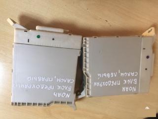 Блок предохранителей правый TOYOTA NOAH