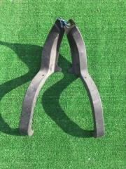 Накладка кронштейна крышки багажника задняя TOYOTA ALLION 2007