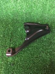 Крепление переднее левое Toyota Prius 2010