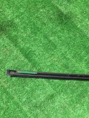 Молдинг лобового стекла передний правый Honda Fit 2014