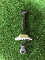 Фото запчасти ограничитель двери задний левый Nissan Note 2013 контрактная запчасть Запчасть ограничитель двери задний левый Nissan Note 2013