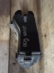 Запчасть блок предохранителей под капот TOYOTA MARK II