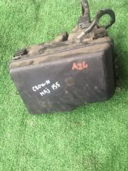 Запчасть блок предохранителей под капот TOYOTA CROWN MAJESTA