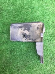 Фото запчасти брызговик задний правый Toyota Aqua 2012 контрактная запчасть Запчасть брызговик задний правый Toyota Aqua 2012