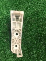 Крепление фары правое Outlander 2007 CW6W 6B31