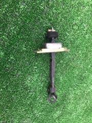 Ограничитель двери задний левый Toyota Allion 2004