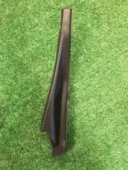 Запчасть уголок жабо правый Nissan LEAF 2013