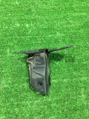 Брызговик задний правый Toyota Prius NHW20 1NZFXE