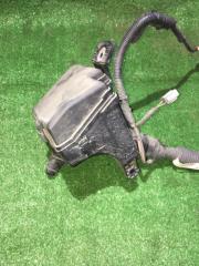 Блок предохранителей под капот правый Toyota Aqua 2013 контрактная Блок предохранителей под капот правый Toyota Aqua 2013