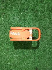 Фото запчасти предохранитель Toyota Aqua 2013 контрактная запчасть Запчасть предохранитель Toyota Aqua 2013