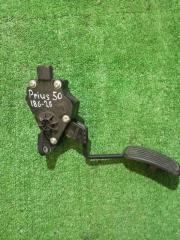 Педаль подачи топлива Toyota Prius 2016