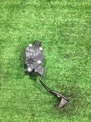 Фото запчасти педаль подачи топлива Toyota Corolla Axio 2012 контрактная запчасть Запчасть педаль подачи топлива Toyota Corolla Axio 2012