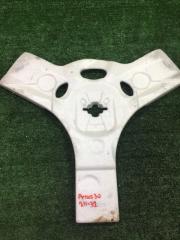 Крепление запаски Toyota Prius 2009 контрактная Крепление запаски Toyota Prius 2009