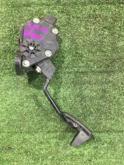 Фото запчасти педаль подачи топлива Toyota Aqua 2013 контрактная запчасть Запчасть педаль подачи топлива Toyota Aqua 2013