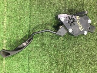 Педаль подачи топлива Toyota Prius 2009