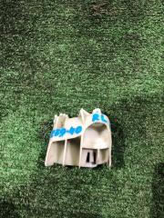 Крепление бампера заднее левое Toyota VITZ 2012