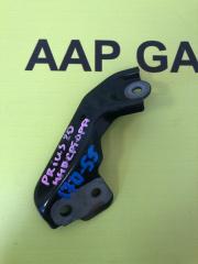 Крепление инвертора левое Toyota Prius 2009 контрактная Крепление инвертора левое Toyota Prius 2009