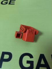 Предохранитель Toyota Prius 2016 контрактная Предохранитель Toyota Prius 2016