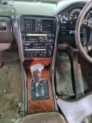 Консоль между сидений передний TOYOTA CELSIOR 1994-1997