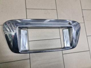 Запчасть накладка крышки багажника задняя NISSAN TINO 1998-2003