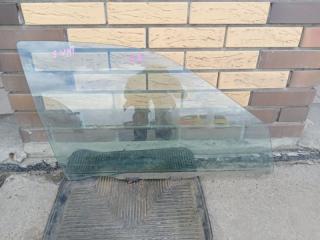 Запчасть стекло переднее правое TOYOTA CAMRY 1994-1998