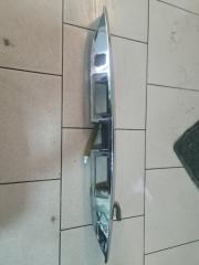 Накладка крышки багажника задняя Nissan Serena 2009