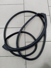 Запчасть уплотнительная резинка задняя правая DAIHATSU MOVE 2014-2016