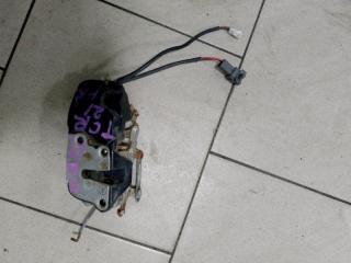 Замок двери передний правый TOYOTA LUCIDA 1993-1999