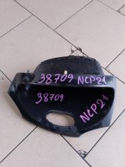 Запчасть консоль панели приборов toyota Funcargo 1999
