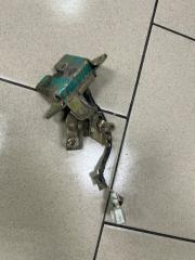 Запчасть замок багажника задний TOYOTA Caldina 1992-2001