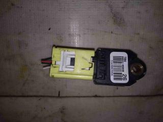 Фото запчасти датчик airbag Toyota Avensis 2008 контрактная запчасть Запчасть датчик airbag Toyota Avensis 2008