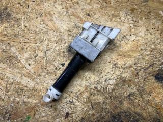 Фото запчасти форсунка омывателя фар левая Mazda 3 BL 2010 Б/У запчасть Запчасть форсунка омывателя фар левая Mazda 3 BL 2010