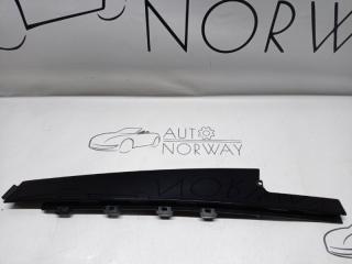 Запчасть молдинг двери задней правой Land Rover Discovery 2019