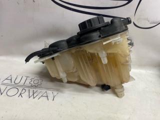 Фото запчасти бачок расширительный Jaguar F-pace 2017 контрактная запчасть Запчасть бачок расширительный Jaguar F-pace 2017