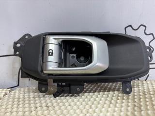 Фото запчасти ручка двери внутренняя передняя левая Jeep Wrangler 2024 контрактная запчасть Запчасть ручка двери внутренняя передняя левая Jeep Wrangler 2024