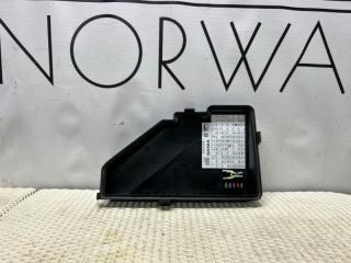 Фото запчасти крышка блока предохранителей Volvo V60 2019 Б/У запчасть Запчасть крышка блока предохранителей Volvo V60 2019