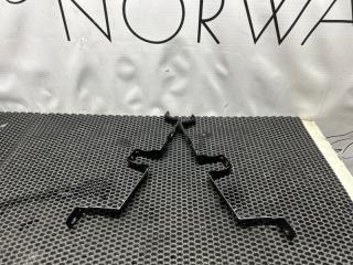 Фото запчасти кронштейн Volvo V60 2019 Б/У запчасть Запчасть кронштейн Volvo V60 2019