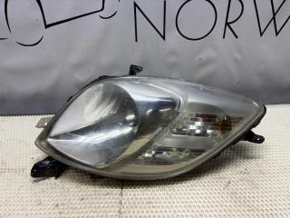 Фото запчасти фара галогеновая левая Toyota Yaris 2006 Б/У запчасть Запчасть фара галогеновая левая Toyota Yaris 2006