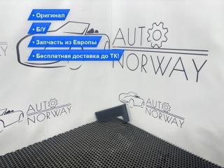 Запчасть накладка на торпедо левая Land Rover Range Rover 2017