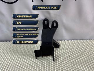 Фото запчасти крепление расширительного бачка JEEP Wrangler 2024 Б/У запчасть Запчасть крепление расширительного бачка JEEP Wrangler 2024