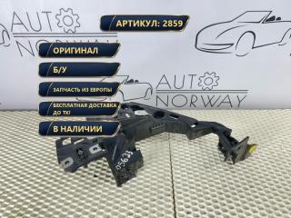 Запчасть кронштейн Porsche Panamera 2011