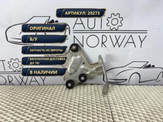 Запчасть кронштейн Porsche Cayenne 2022