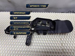 Фото запчасти кронштейн замка двери Mercedes GLS X166/W166/В166 2016 Б/У запчасть Запчасть кронштейн замка двери Mercedes GLS X166/W166/В166 2016