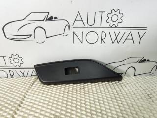 Запчасть накладка декоративная задняя правая Porsche Panamera 2010