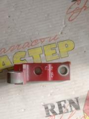 Петля двери Volvo V40 2013