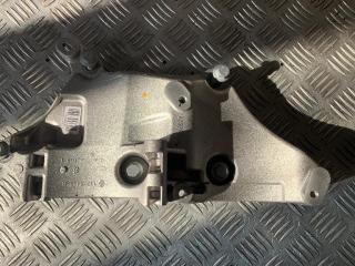 Запчасть кронштейн генератора Renault Duster 2020