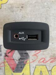 Разъем AUX / USB Renault Scenic 2011