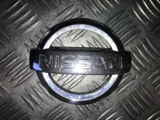 Эмблема Nissan Primera 2001