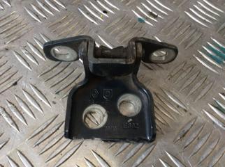 Петля двери Renault Logan 2010